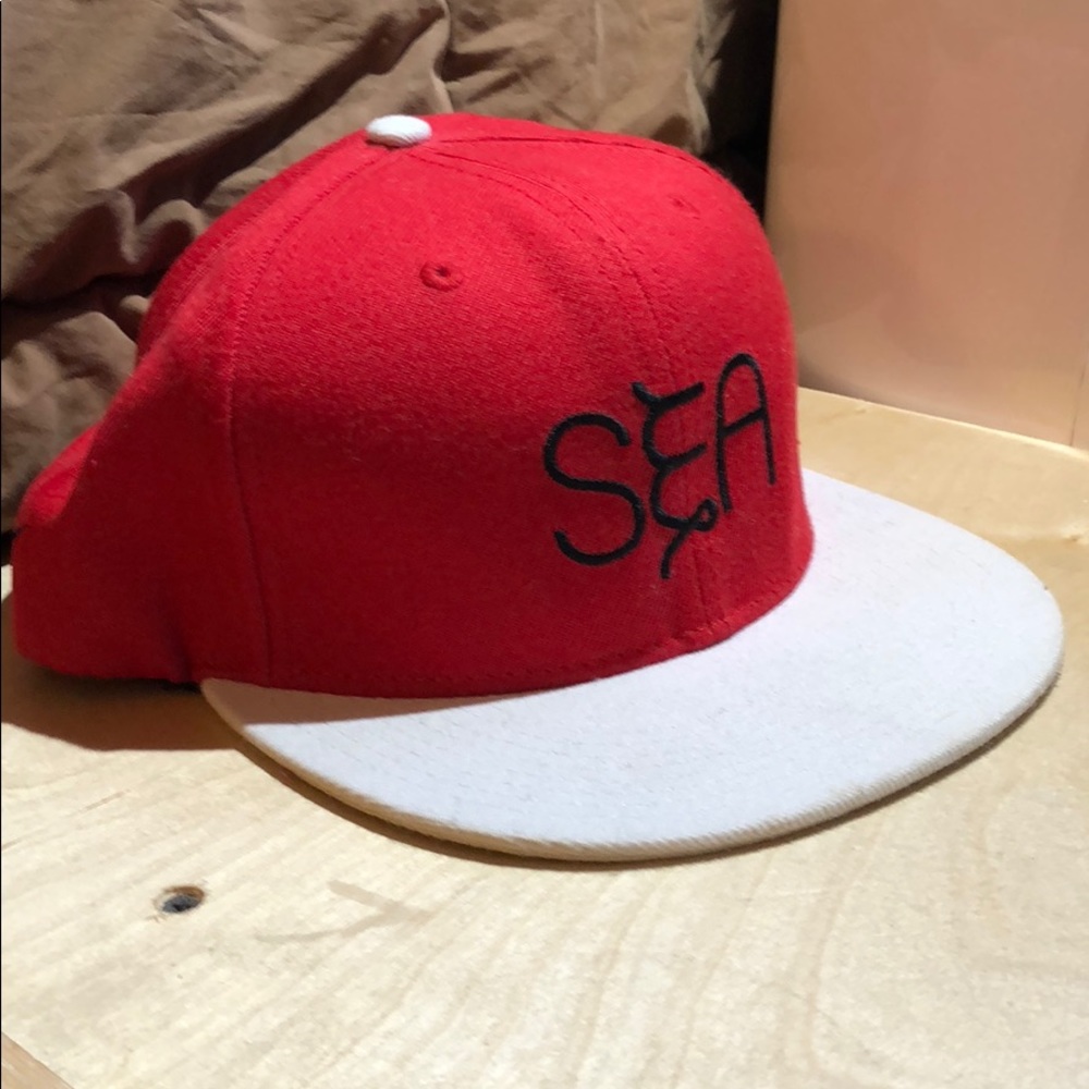 SEA SNAPBACK SPECIAL EDITION: CAMPUS VACATIONS